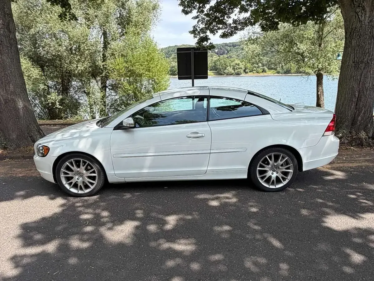 Gebraucht Volvo C70 Summum 136 PS (100 kW) 2009 Weiß Cabrio