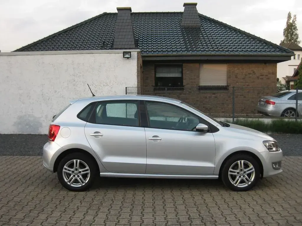 Gebraucht VW Polo Comfortline 105 PS (77 kW) 2010 Silber Kleinwagen