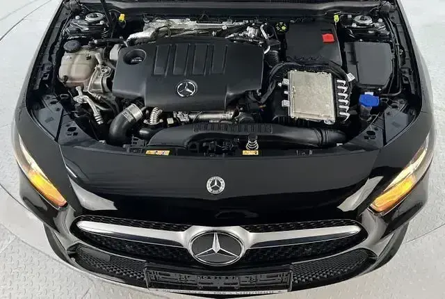 Gebraucht Mercedes A180 Business 116 PS (85 kW) 2022 Schwarz Kleinwagen