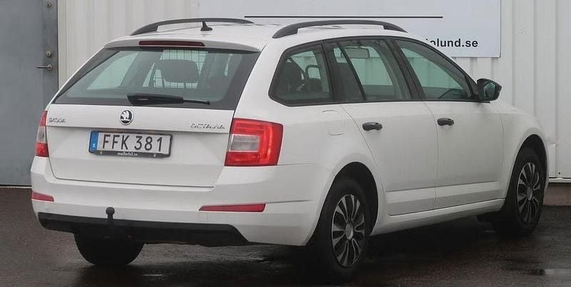 Second-hand Skoda Octavia Active 105 CP (77 kW) 2015 Alb Break