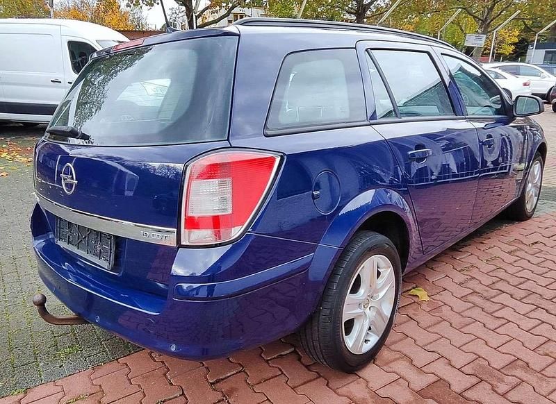 Gebraucht Opel Astra Edition 101 PS (74 kW) 2009 Royal blau (s2) Kombi