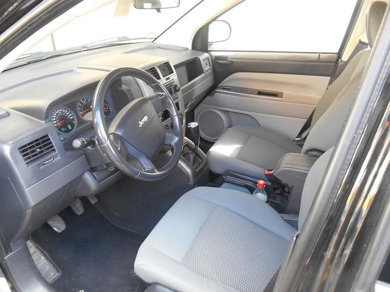 Usado Jeep Compass 170 HP (125 kW) 2008 Preto SUV