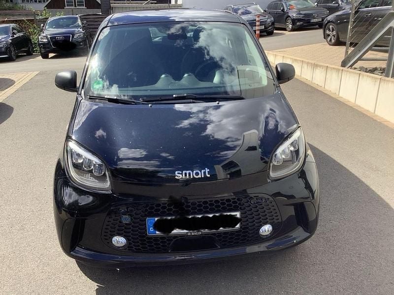 Schwarz Gebraucht 2021 Smart ForFour Electric Drive Limousine | 10.990 € (Teuer) - Bild 1/4