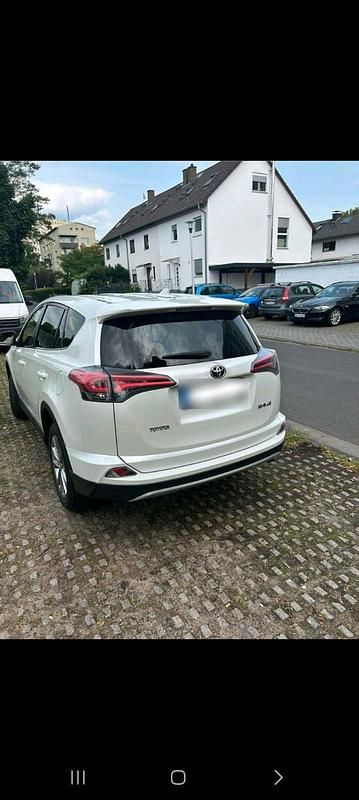 Gebraucht Toyota RAV4 142 PS (104 kW) 2016 Weiß SUV