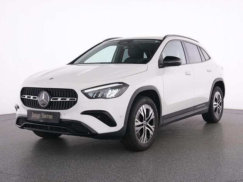 Gebraucht Mercedes GLA180 Progressive 136 PS (100 kW) 2024 Weiß SUV