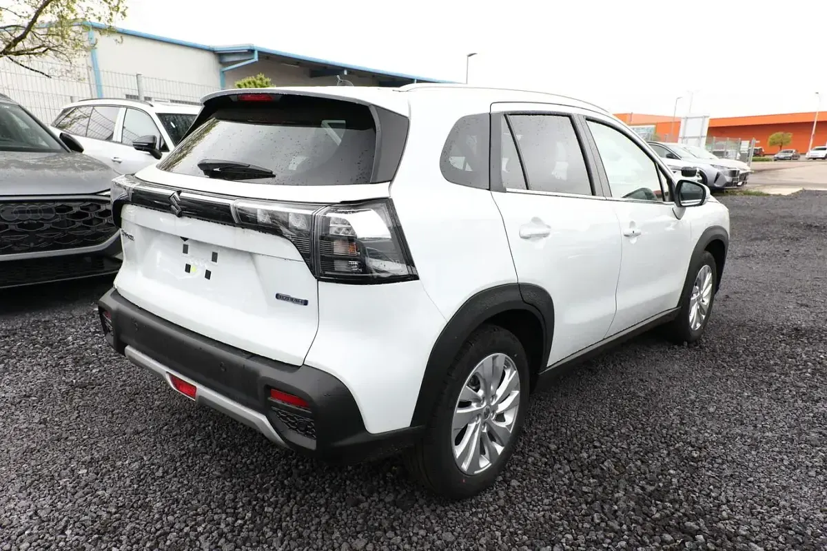 Neu Suzuki SX4 S-Cross Comfort 110 PS (80 kW) 2026 Cool white pearl metallic SUV