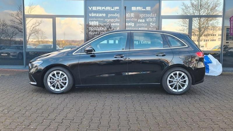 Gebraucht Mercedes 200 150 PS (110 kW) 2020 Schwarz Limousine