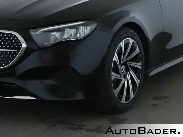 Gebraucht Mercedes E220 197 PS (144 kW) 2023