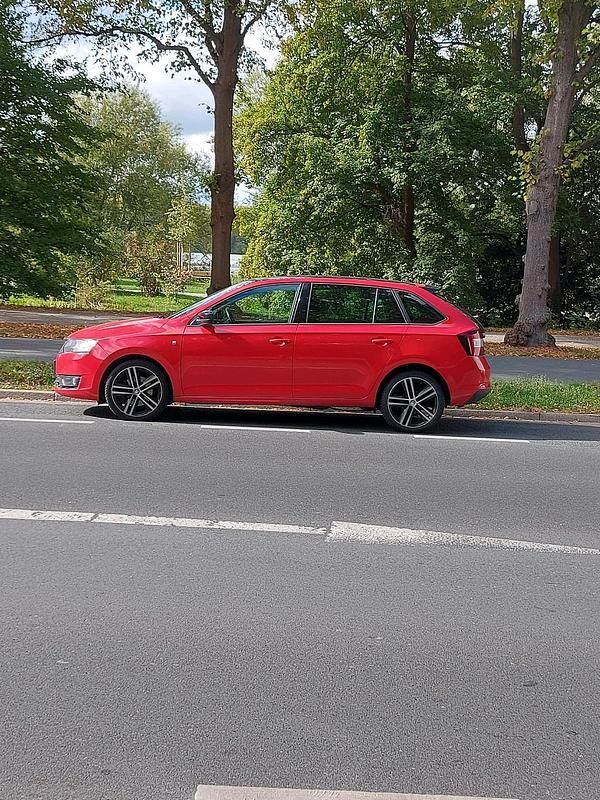 Gebraucht Skoda Rapid 122 PS (89 kW) 2014 Rot Kleinwagen