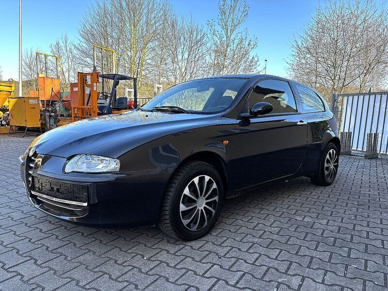 Schwarz Gebraucht 2004 Alfa Romeo 147 Kleinwagen | 890 € (Superpreis) - Bild 1/4