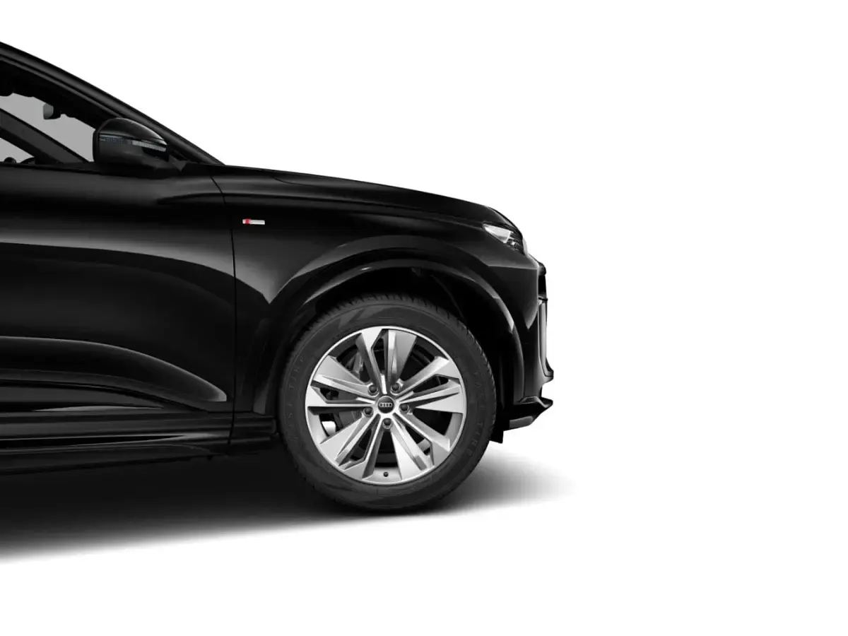 Second-hand Audi Q6 Sportback e-tron S-Line 225 kW (306 CP) 2025 Negru SUV
