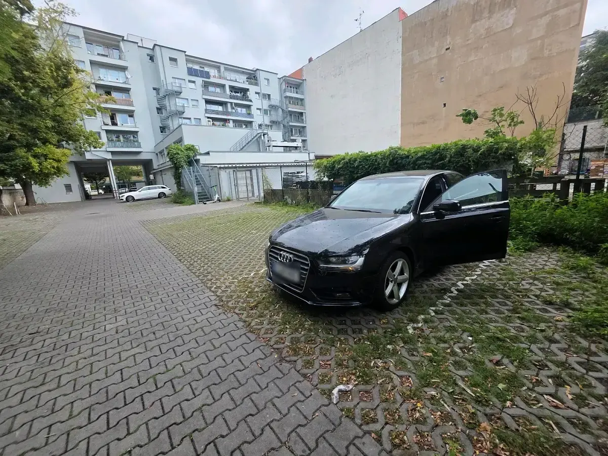 Gebraucht Audi A4 177 PS (130 kW) 2012 Schwarz Limousine