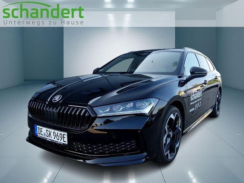 Ebony schwarz metallic Gebraucht 2025 Skoda Superb SportLine Kombi | 49.850 € (Teuer) - Bild 1/4
