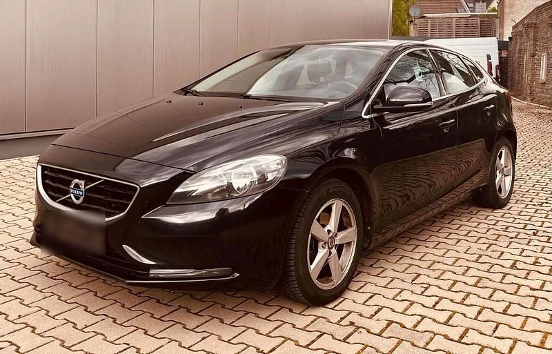 Gebraucht Volvo V40 116 PS (85 kW) 2014 Schwarz Limousine