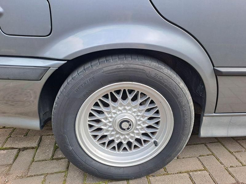 Second-hand BMW 320 150 CP (110 kW) 1992 Gri Berlinǎ