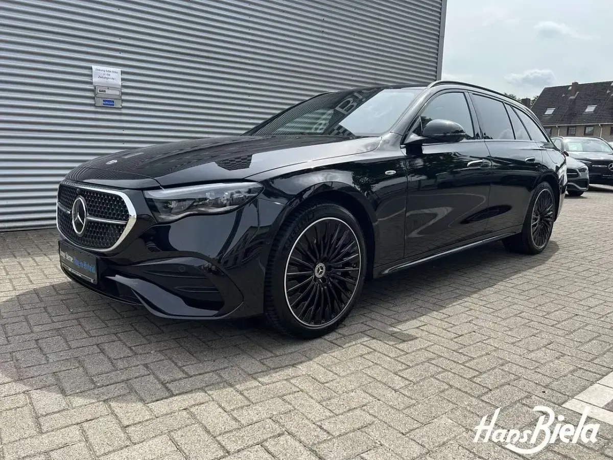 Gebraucht Mercedes E300 AMG 197 PS (144 kW) 2025 Schwarz Limousine