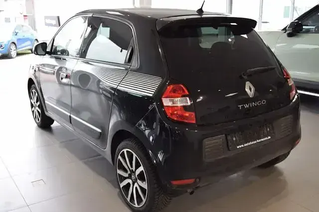 Używany Renault Twingo Expression 71 KM (52 kW) 2018 Czarny Hatchback