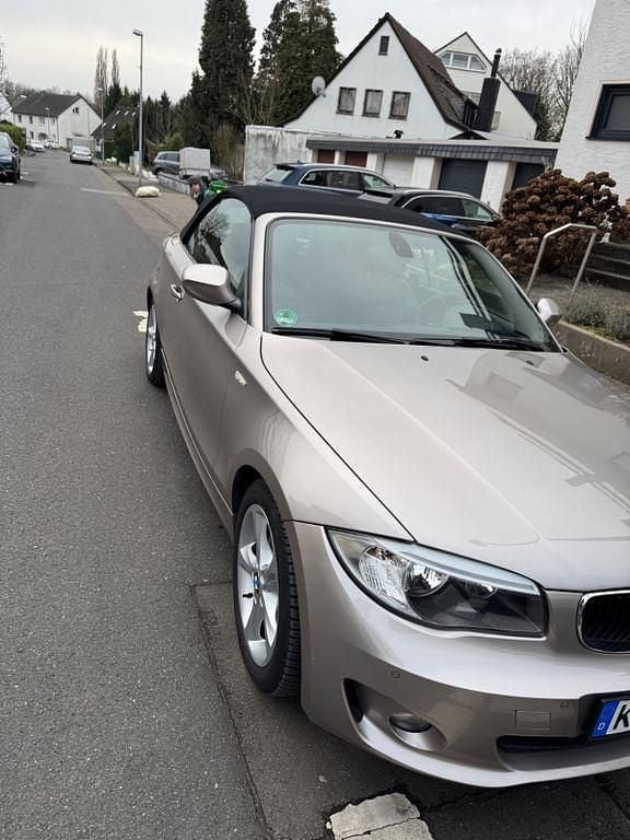 Gebraucht BMW 118 Cabriolet 143 PS (105 kW) 2012 Schwarz Cabrio