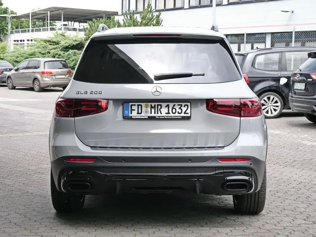 Gebraucht Mercedes GLB200 AMG 163 PS (119 kW) 2026 Manufaktur lack manufaktur alp SUV