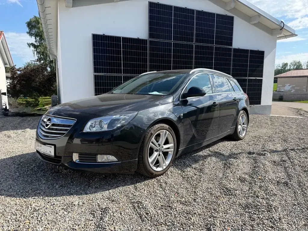 Gebraucht Opel Insignia Sport 160 PS (117 kW) 2012 Schwarz Kombi