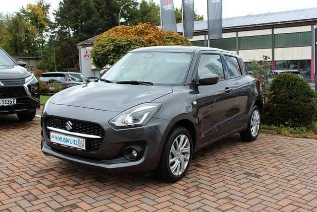 Grau Gebraucht 2023 Suzuki Swift Comfort Kleinwagen | 14.990 € - Bild 1/4