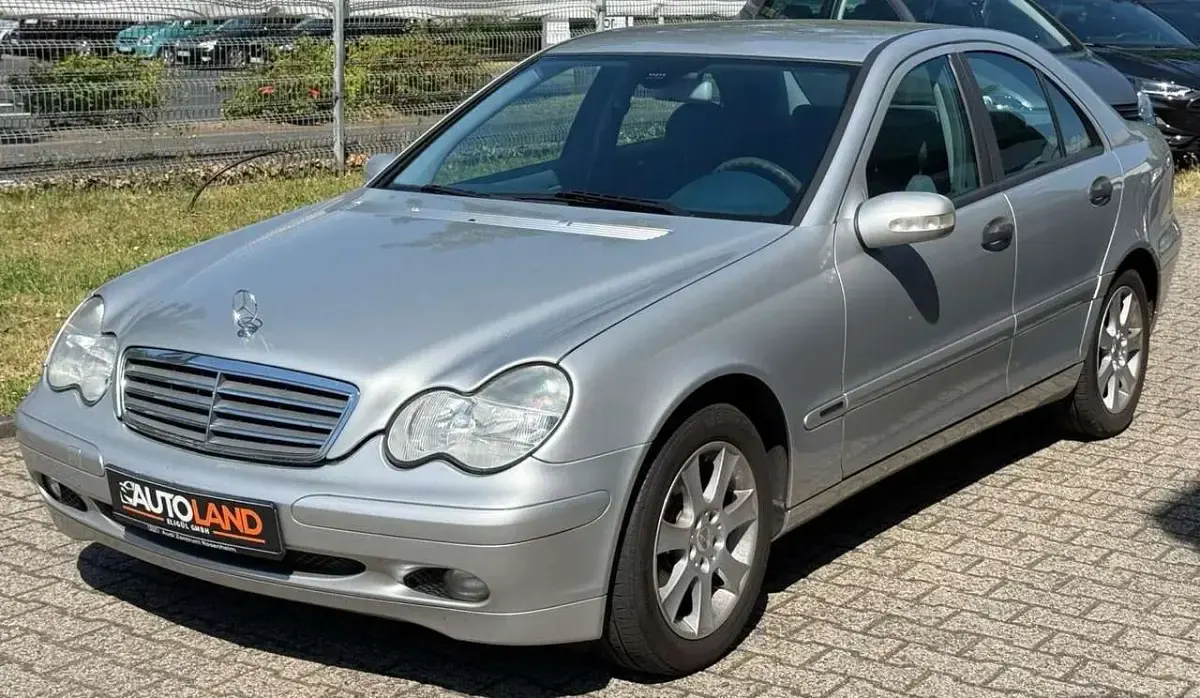 Gebraucht Mercedes C180 143 PS (105 kW) 2003 Silber Limousine