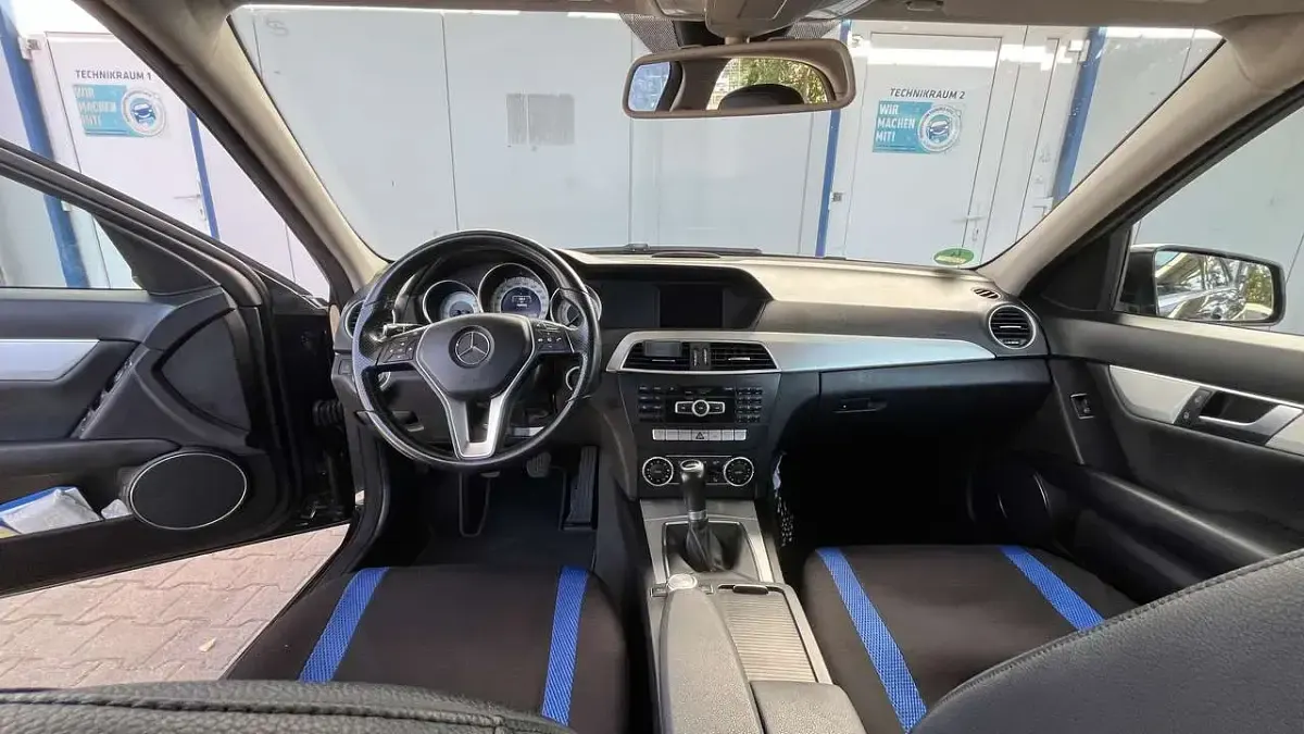 Gebraucht Mercedes C180 Avantgarde 156 PS (114 kW) 2014 Limousine