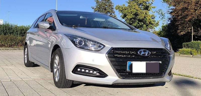 Gebraucht 2016 Hyundai i40 Trend Kombi | 9.300 € (Fairer Preis) - Bild 1/4