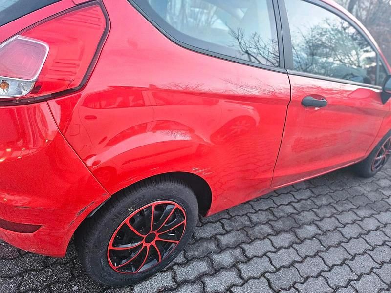 Gebraucht Ford Fiesta 2015 Rot Kleinwagen