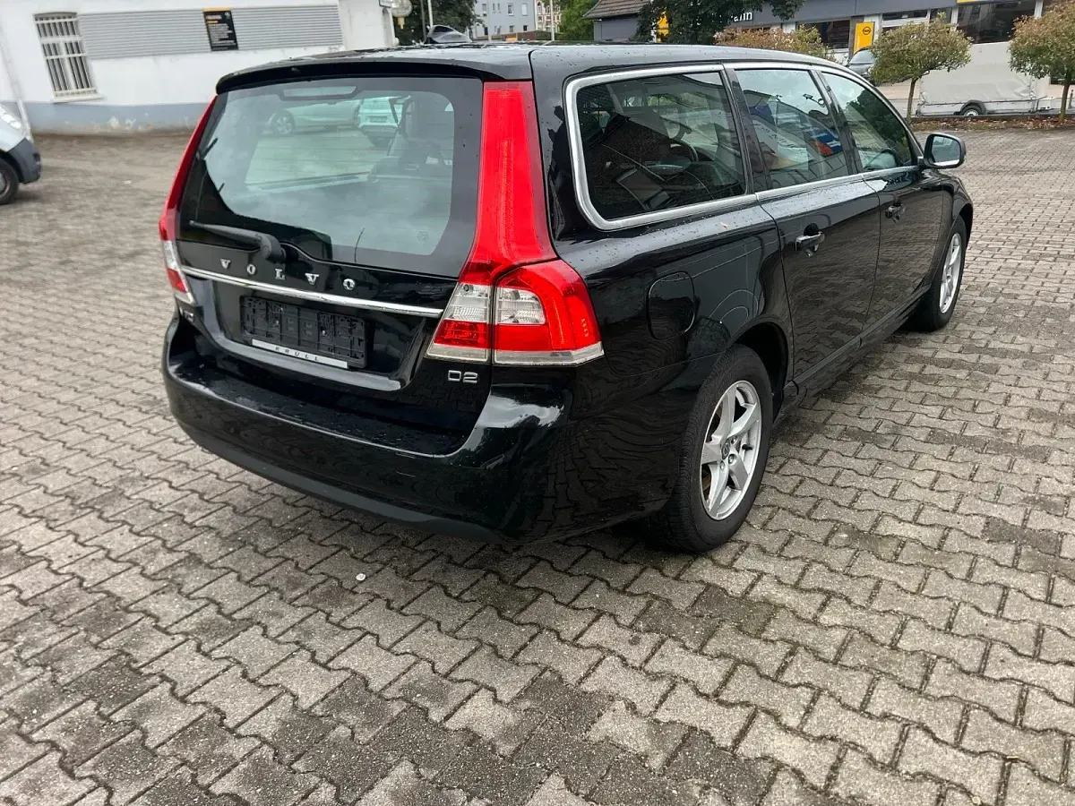Gebraucht Volvo V70 120 PS (88 kW) 2016 Schwarz Kombi