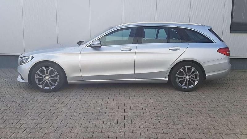Gebraucht Mercedes C220 Avantgarde 170 PS (125 kW) 2015 Grau Kombi