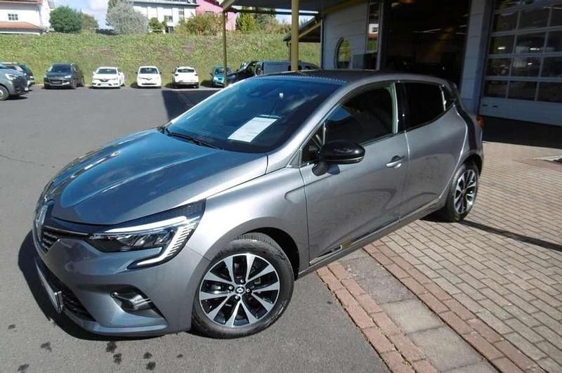 Grau Gebraucht 2023 Renault Clio V Techno Kleinwagen | 16.820 € (Fairer Preis) - Bild 1/4