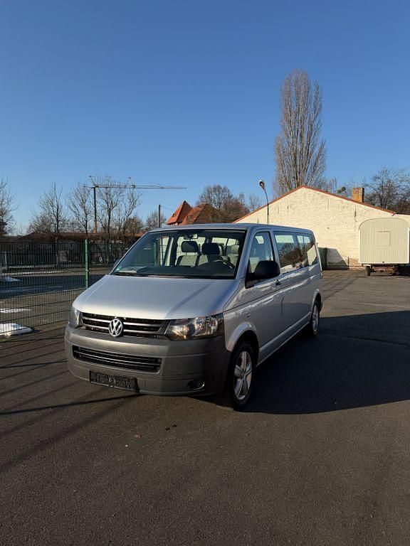 Silber Gebraucht 2012 VW Caravelle Van / Kleinbus | 10.900 € (Guter Preis) - Bild 1/4