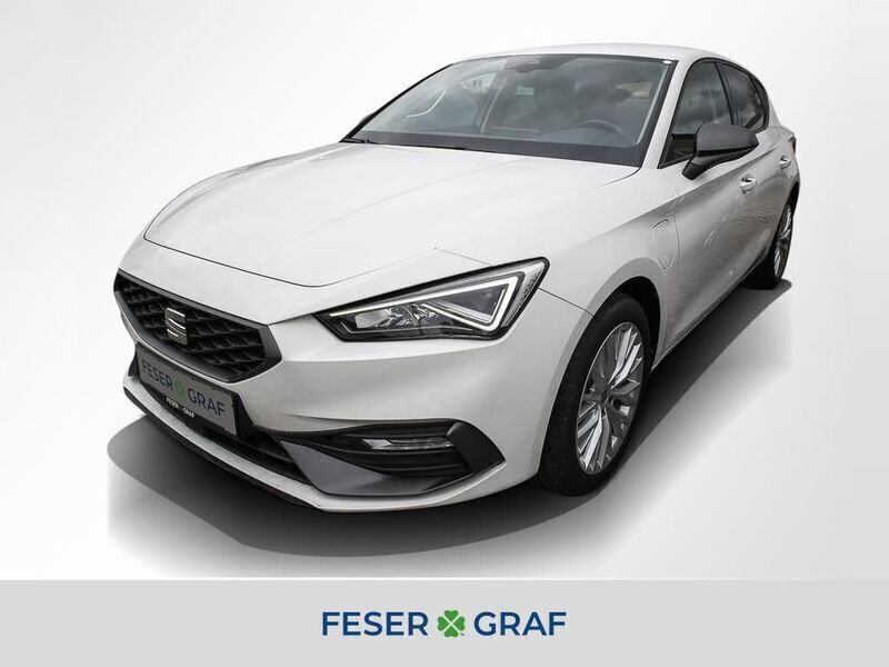 Weiss Gebraucht 2021 Seat Leon FR Limousine | 19.940 € (Fairer Preis) - Bild 1/4