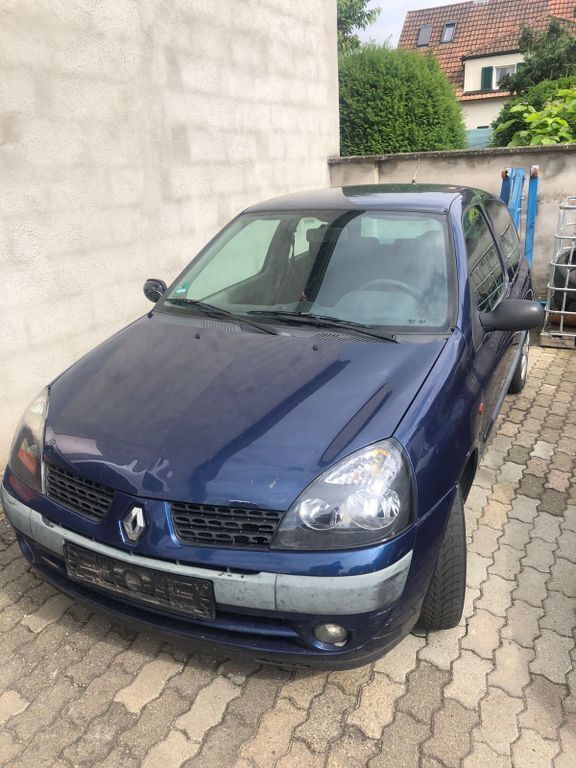 Blau Gebraucht 2002 Renault Clio II Expression Limousine | 1.000 € (Fairer Preis) - Bild 1/4