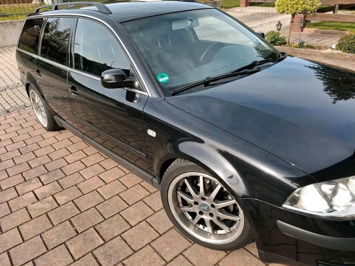 Usata VW Passat 101 CV (74 kW) 2003 Nero Station wagon