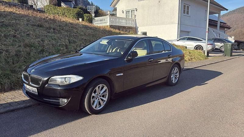 Schwarz Gebraucht 2013 BMW 530 Limousine | 12.000 € (Guter Preis) - Bild 1/4