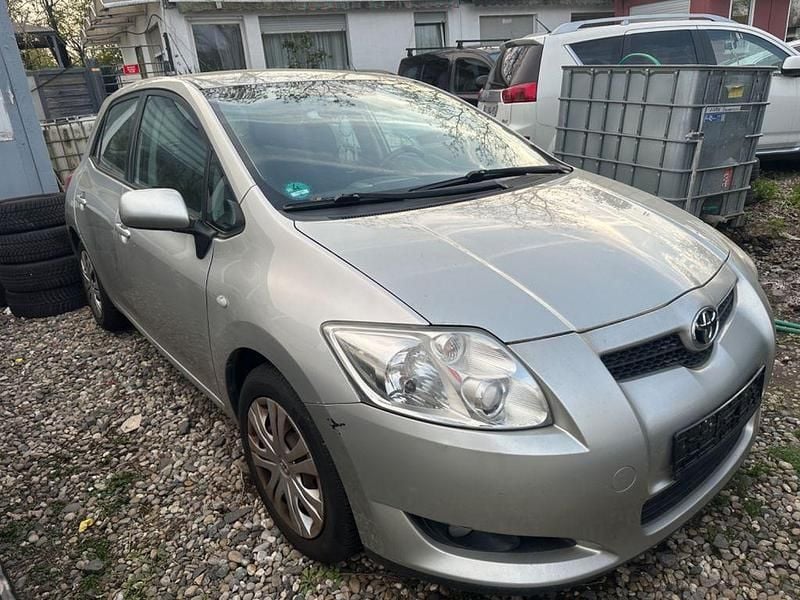 Gebraucht Toyota Auris Sol 124 PS (91 kW) 2007 Silber Kleinwagen