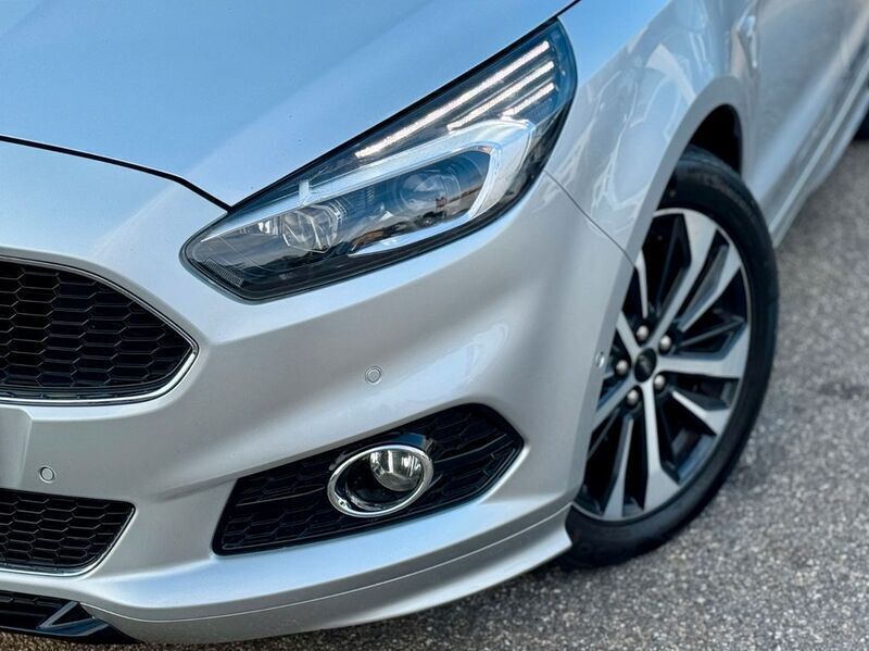 Gebraucht Ford S-MAX ST-Line 190 PS (139 kW) 2019 Polarsilber metallic Van / Kleinbus