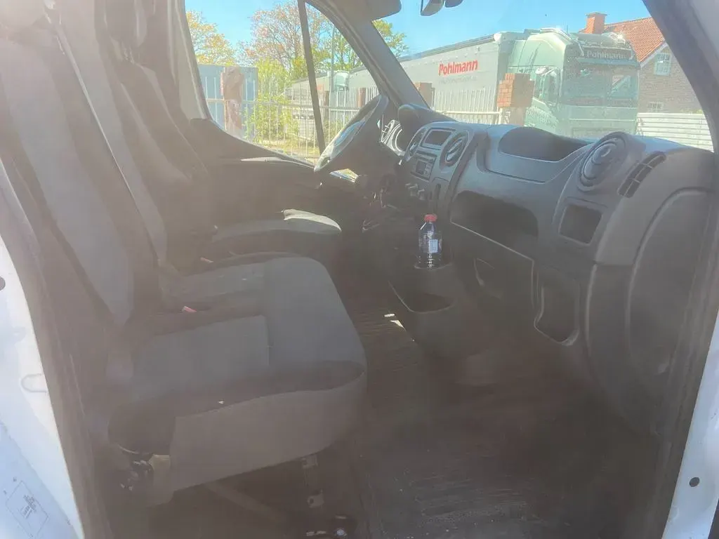 Gebraucht Renault Master 131 PS (96 kW) 2019 Weiß Van / Kleinbus
