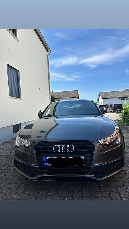 Grau Gebraucht 2013 Audi A5 Coupé | 18.500 € - Bild 1/4