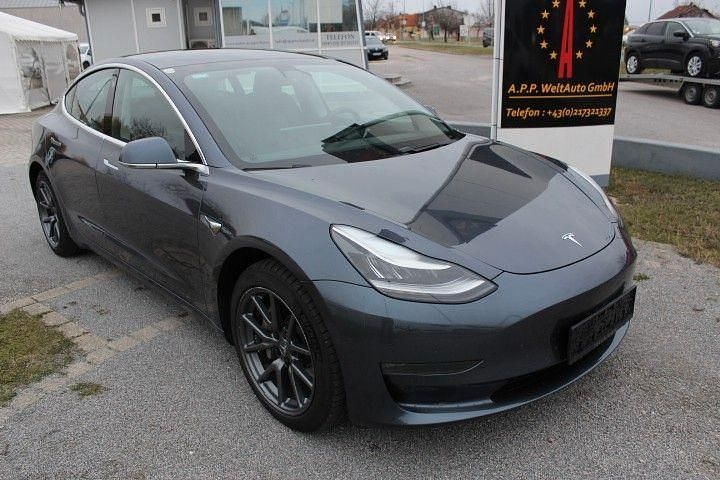 Grau Gebraucht 2020 Tesla Model 3 Long Range AWD Limousine | 25.600 € (Fairer Preis) - Bild 1/4