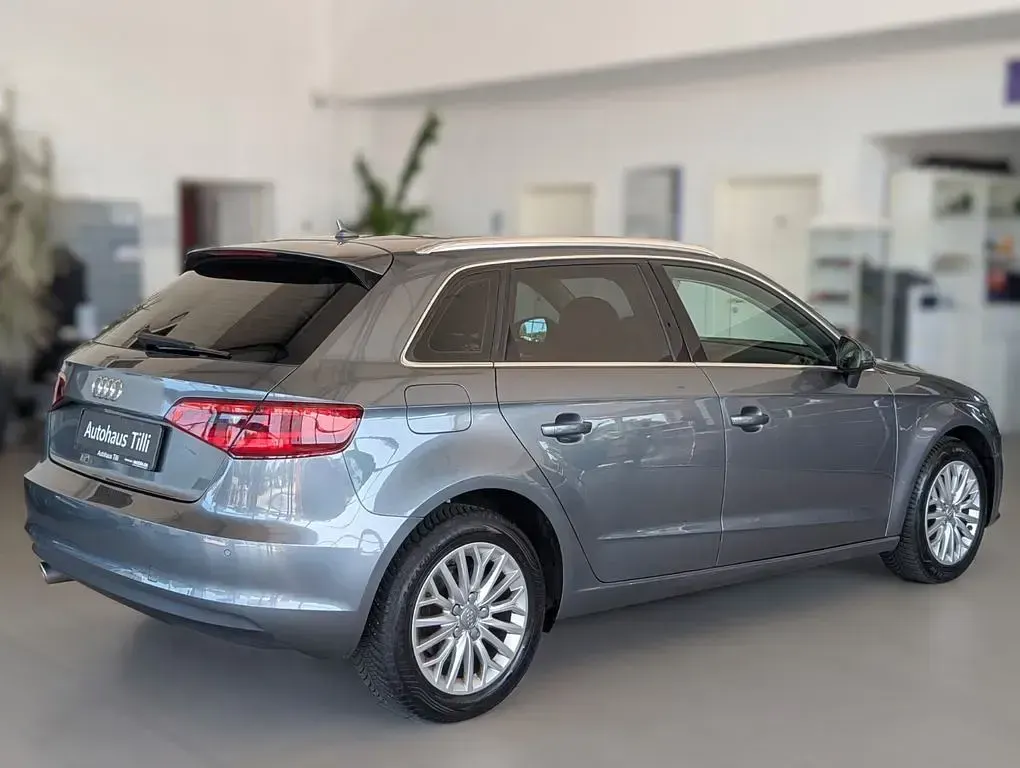 Gebraucht Audi A3 Ambiente 110 PS (80 kW) 2015 Grau Limousine
