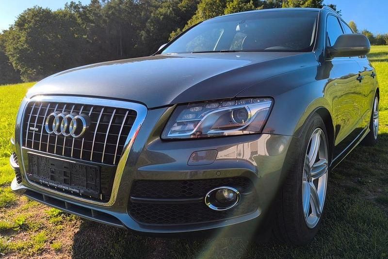 Grau Gebraucht 2011 Audi Q5 Design SUV | 8.999 € (Superpreis) - Bild 1/4