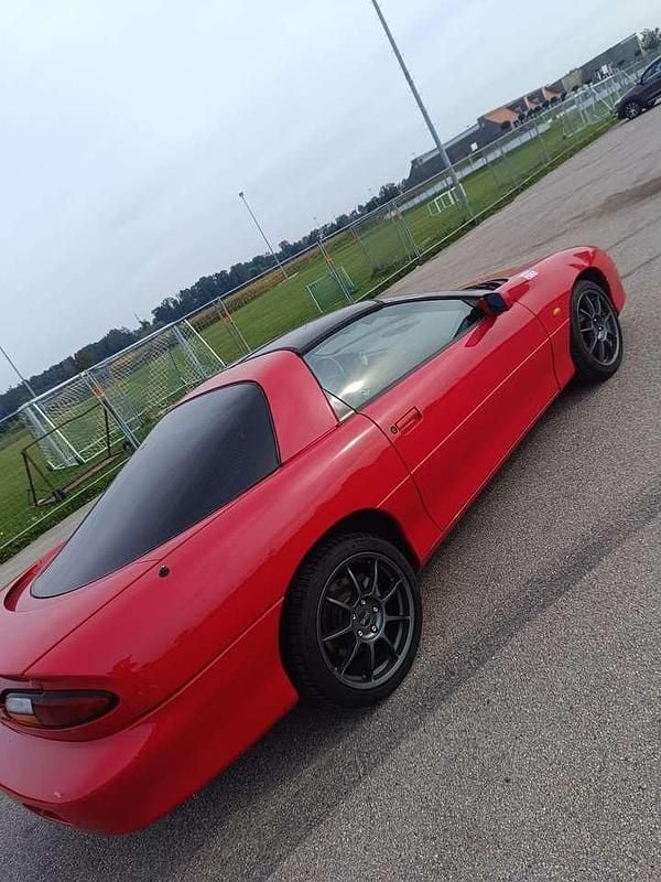 Second-hand Chevrolet Camaro 193 CP (141 kW) 2000 Roșu Cabrio