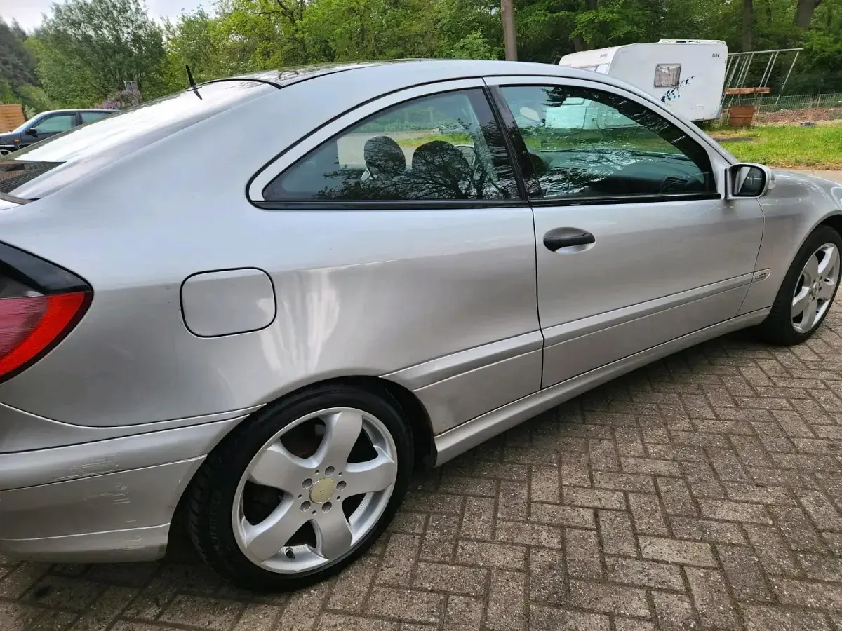 Gebraucht Mercedes CL200 164 PS (120 kW) 2001 Silber Coupé