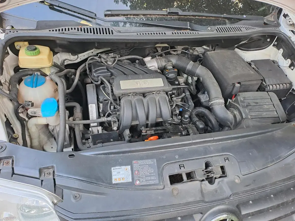 Gebraucht VW Caddy 101 PS (74 kW) 2007 Weiß Van / Kleinbus