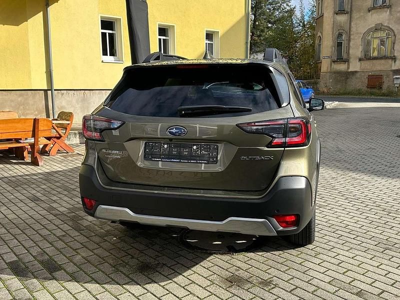 Neu Subaru Outback Active 169 PS (124 kW) 2025 Autumn green Kombi