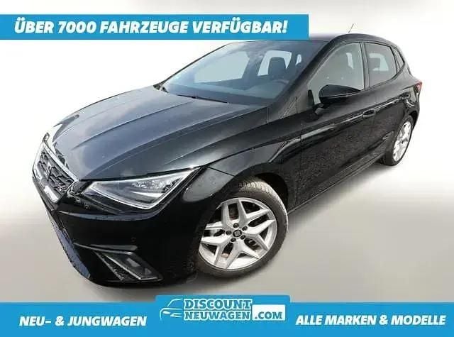 Midnight schwarz metallic Gebraucht 2021 Seat Ibiza FR Limousine | 16.532 € (Fairer Preis) - Bild 1/4
