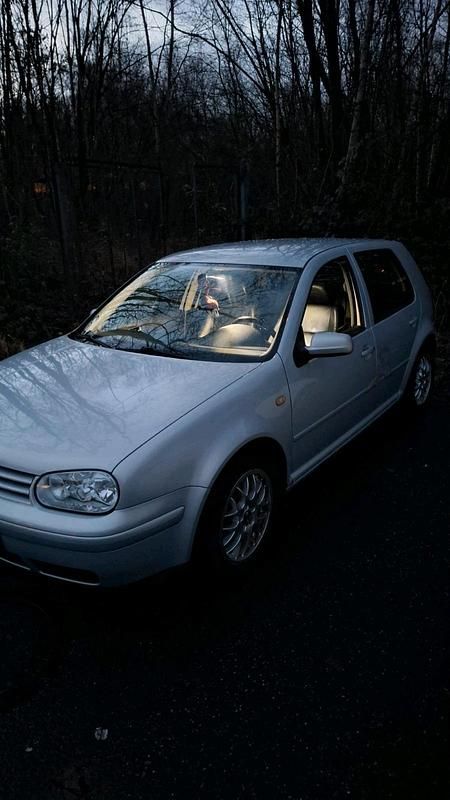 Gebraucht VW Golf IV 102 PS (75 kW) 2000 Silber Kleinwagen